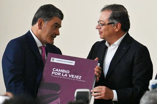Cuando el legado pesa más que el cambio - La orden de Aurelio Iragorri, la ascensión de Gregorio Eljach y la sumisión de Gustavo Petro.