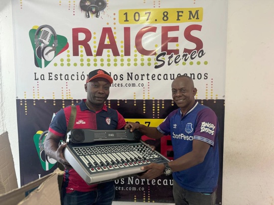 Emisora Raíces Estéreo recibe nuevo equipo gracias a la gestión local