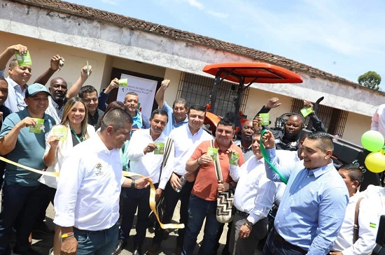 Gobierno del Cauca entregó maquinaria verde para potenciar el agro y desarrollo rural. Gobierno del Cauca entregó maquinaria verde para potenciar el agro y desarrollo rural.