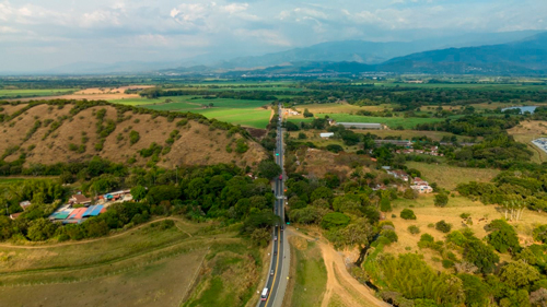 La CVC protege la integridad del 'Túnel Verde' en Buga La CVC protege la integridad del 'Túnel Verde' en Buga