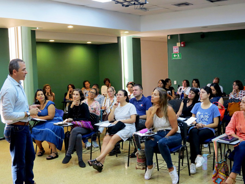 La lectura nos libera de los velos curriculares La lectura nos libera de los velos curriculares