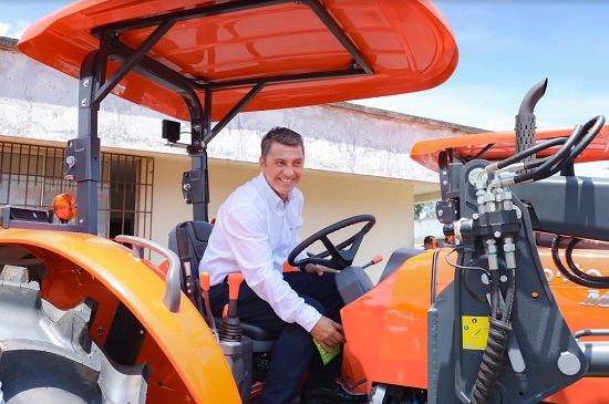 Popayán recibe maquinaria para fortalecer el sector agropecuario Popayán recibe maquinaria para fortalecer el sector agropecuario