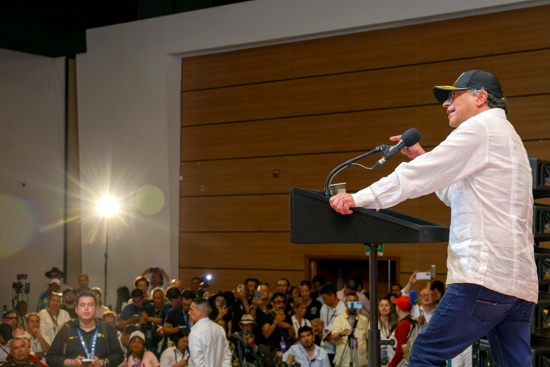 Una tercera parte de la pauta oficial debe ir a financiar a los medios alternativos, anuncia presidente Petro. Una tercera parte de la pauta oficial debe ir a financiar a los medios alternativos, anuncia presidente Petro.