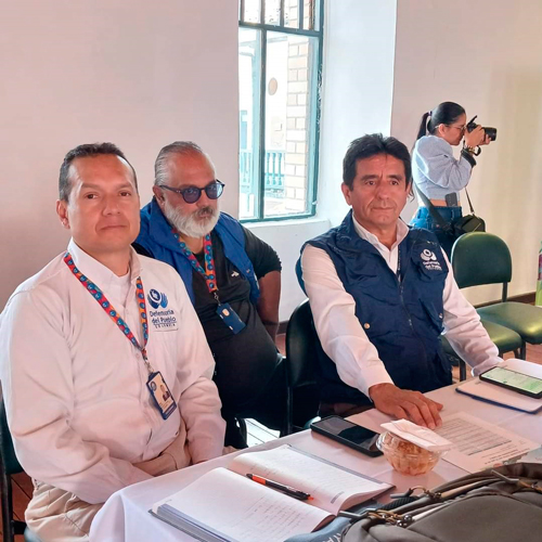 Uniendo voces construimos país