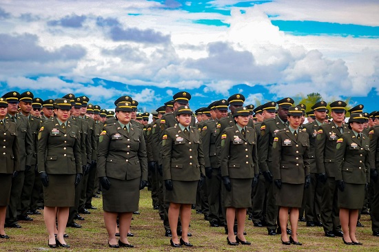Alcalde destaca espíritu de sacrificio y entrega de los policías en ceremonia de ascensos. Alcalde destaca espíritu de sacrificio y entrega de los policías en ceremonia de ascensos.