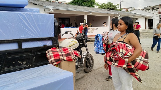 Entregan ayudas humanitarias a comunidades afectadas por las lluvias en Popayán