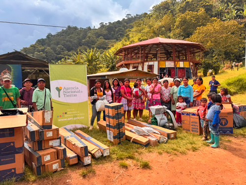 Gobierno entrega apoyos agrícolas a 130 familias Embera Chami