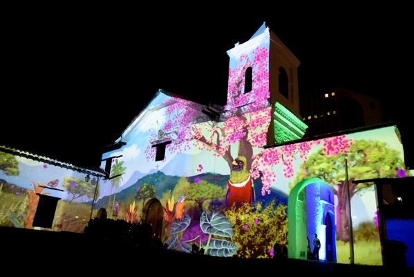 Mapping biodiverso ilumina la iglesia La Merced en Cali Mapping biodiverso ilumina la iglesia La Merced en Cali