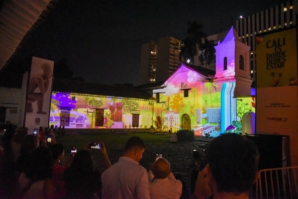 Mapping biodiverso ilumina la iglesia La Merced en Cali Mapping biodiverso ilumina la iglesia La Merced en Cali