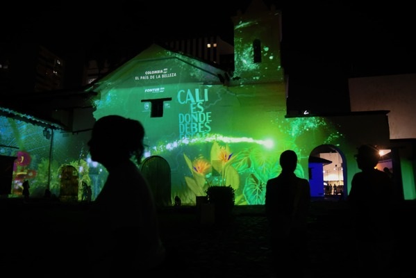 Mapping biodiverso ilumina la iglesia La Merced en Cali Mapping biodiverso ilumina la iglesia La Merced en Cali