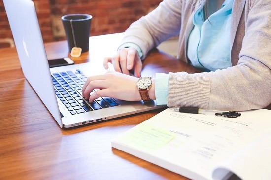 8 razones de por qué estudiar una carrera virtual es una buena inversión