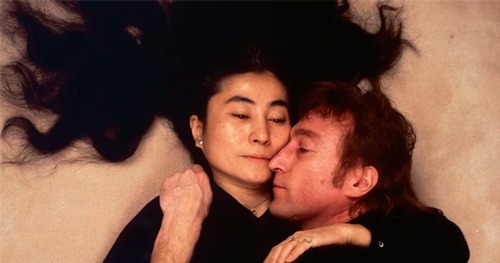 Algo va de Lennon y Ono al reguetón paisa