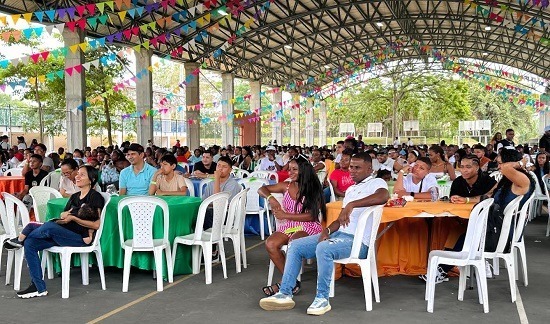Integral de Empaques e IQA Textil, comprometidos con las familias de sus colaboradores.