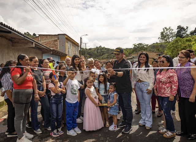 Alcaldía de Popayán recupera la carrera 1ra del barrio Los Sauces Alcaldía de Popayán recupera la carrera 1ra del barrio Los Sauces