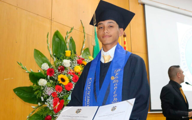 Comfacauca gradúa a 116 nuevos bachilleres
