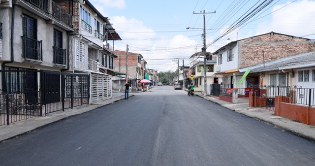En Popayán se recuperaron las vías del barrio Santa Helena En Popayán se recuperaron las vías del barrio Santa Helena