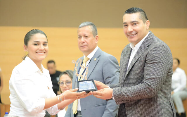 Gobernador del Cauca entrega anchetas navideñas