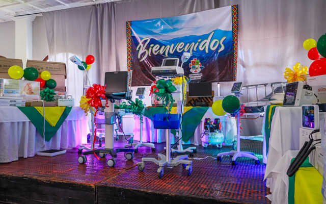 Gobernación entrega equipos biomédicos en el oriente caucano