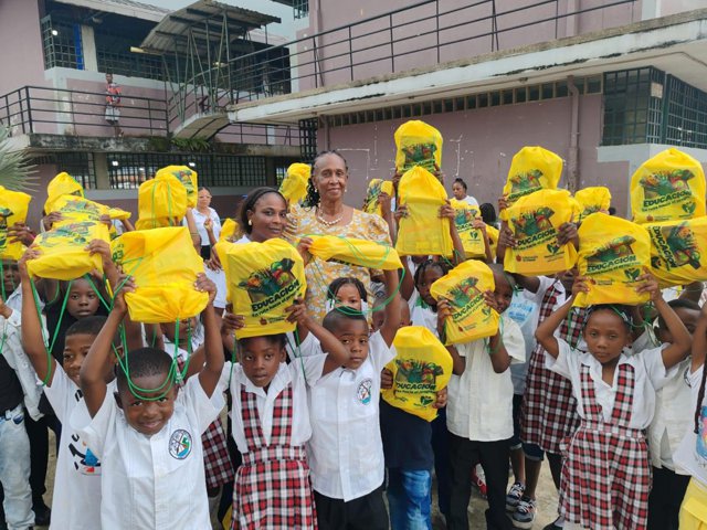 Gobernadora del Chocó entrega kits escolares para fortalecer la educación Gobernadora del Chocó entrega kits escolares para fortalecer la educación