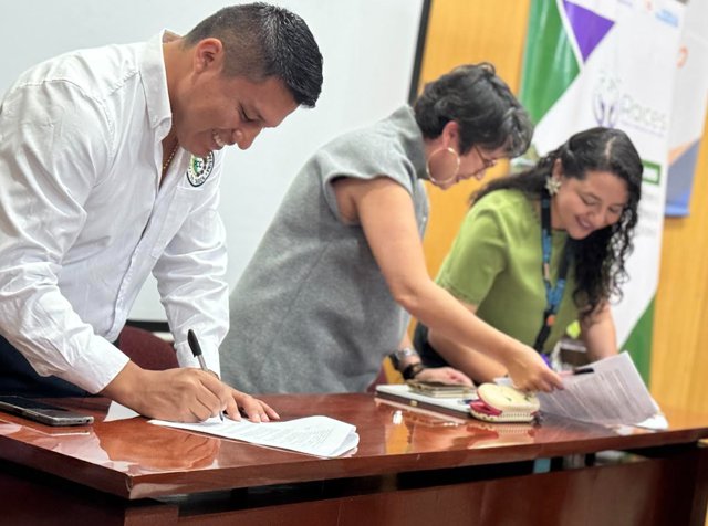 Acuerdo para Empoderar Económicamente a las Mujeres Rurales del Cauca Acuerdo para Empoderar Económicamente a las Mujeres Rurales del Cauca