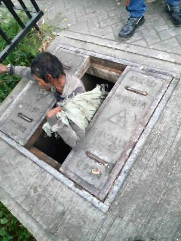 Capturan a hombres por robo de cable en Cali Capturan a hombres por robo de cable en Cali