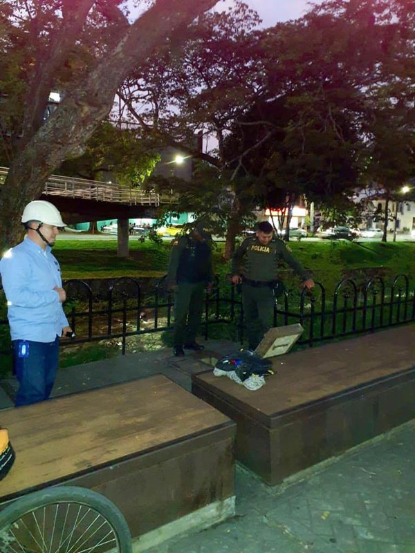 Capturan a hombres por robo de cable en Cali Capturan a hombres por robo de cable en Cali