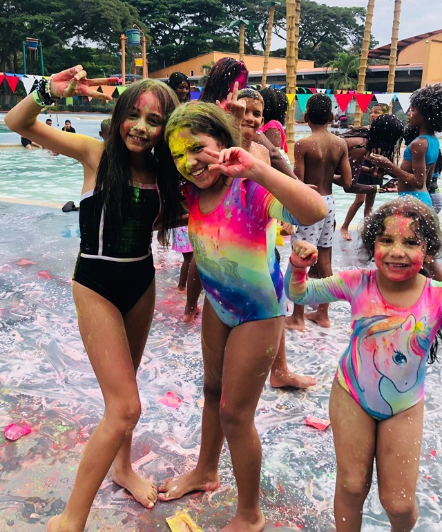 Comfacauca celebró el Color Fest, “un carnaval de alegría y diversión” en el Centro Recreativo La Ceiba. Comfacauca celebró el Color Fest, “un carnaval de alegría y diversión” en el Centro Recreativo La Ceiba.