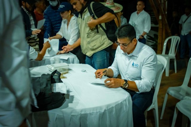 Acuerdos garantizan energía, salud e infraestructura en la Cordillera del Patía.