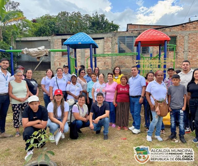 Nuevos parques infantiles en tres barrios de Piendamó