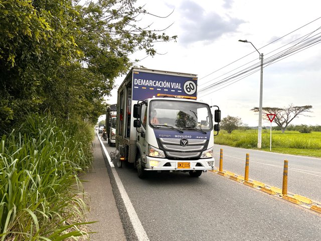 Ajustes en la movilidad entre Jamundí y Cali con la demarcación de la Avenida Cañasgordas. Ajustes en la movilidad entre Jamundí y Cali con la demarcación de la Avenida Cañasgordas.