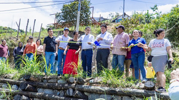 Alcaldía de Popayán entregó obra biomecánica a la comunidad de la vereda El Porvenir Alcaldía de Popayán entregó obra biomecánica a la comunidad de la vereda El Porvenir