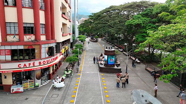 Drones de videovigilancia refuerzan seguridad en bulevares de Cali Drones de videovigilancia refuerzan seguridad en bulevares de Cali