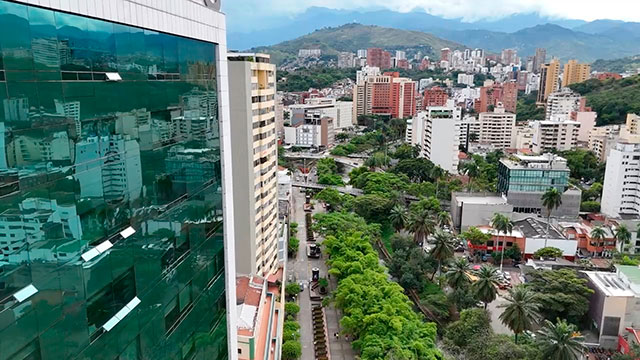 Drones de videovigilancia refuerzan seguridad en bulevares de Cali Drones de videovigilancia refuerzan seguridad en bulevares de Cali