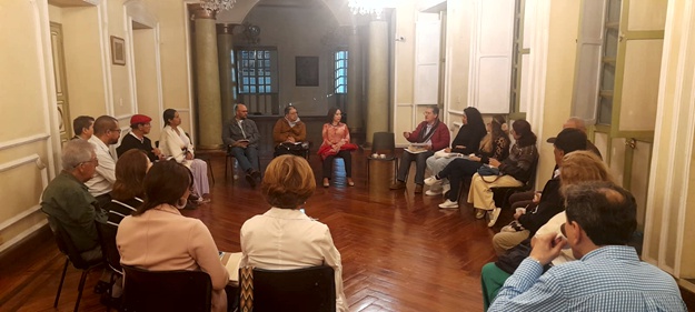 La palabra se toma el Teatro Municipal La palabra se toma el Teatro Municipal
