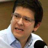 CRISIS DE LÍDERES CARISMÁTICOS