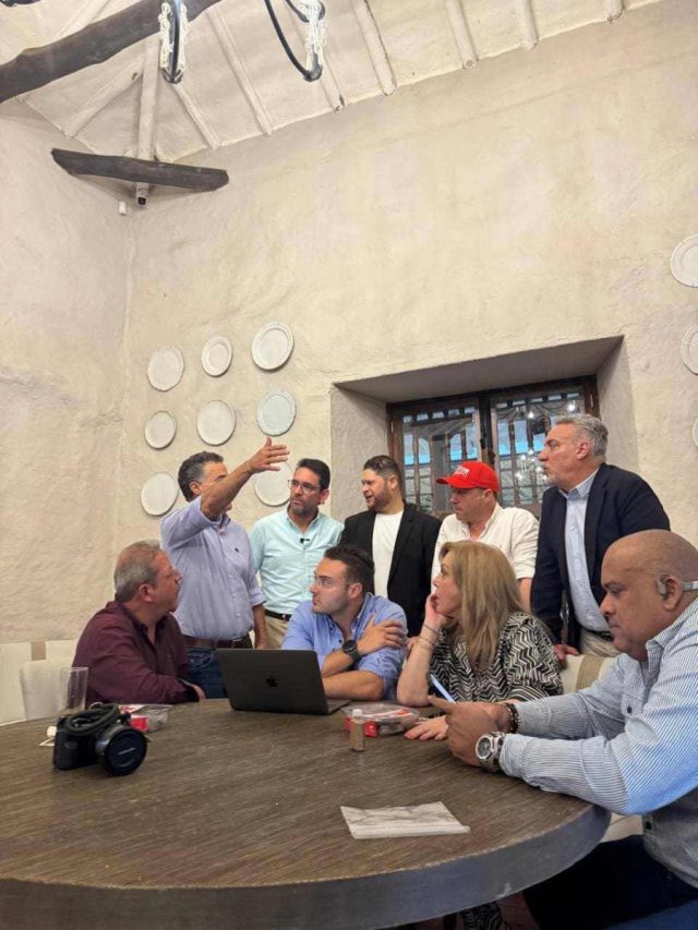 Exgobernadores se reunieron en Cali para definir candidaturas presidenciales