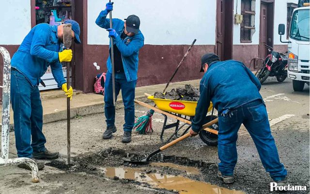 Caloto ejecuta reparcheo vial en varias zonas urbanas