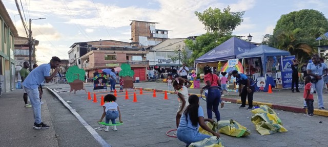 Guapi celebra la niñez con arte y juegos / Entornos protectores para los niños