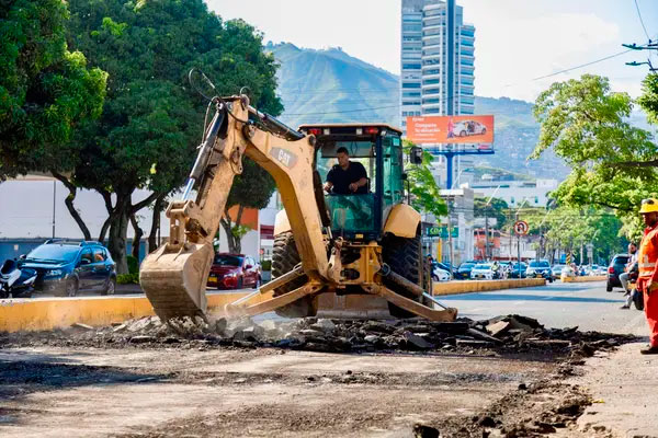 Cali se adhiere a CoST para garantizar transparencia Cali se adhiere a CoST para garantizar transparencia