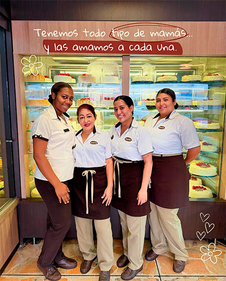 Concejo de Cali condecora a Panadería Kuty por sus 40 años de historia empresarial. Concejo de Cali condecora a Panadería Kuty por sus 40 años de historia empresarial.