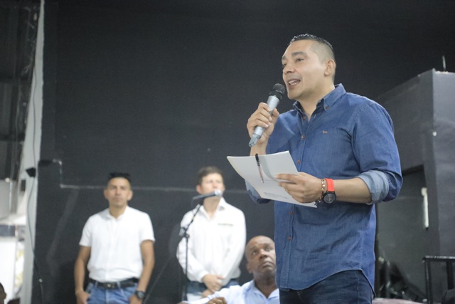 Gobernador del Cauca lleva soluciones al centro del Departamento