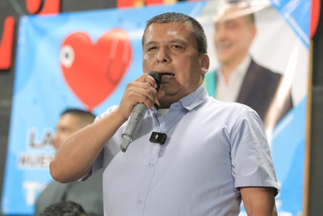 Gobernador del Cauca lleva soluciones al centro del Departamento