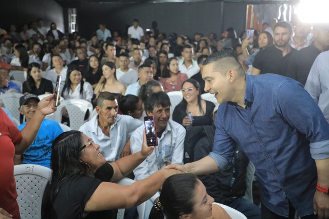 Gobernador del Cauca lleva soluciones al centro del Departamento