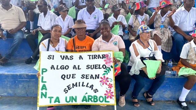 Guapi reverdece con sembratón comunitaria