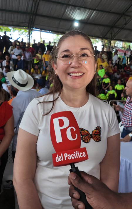 Senadora Norma Hurtado respalda política social y reforma laboral Senadora Norma Hurtado respalda política social y reforma laboral