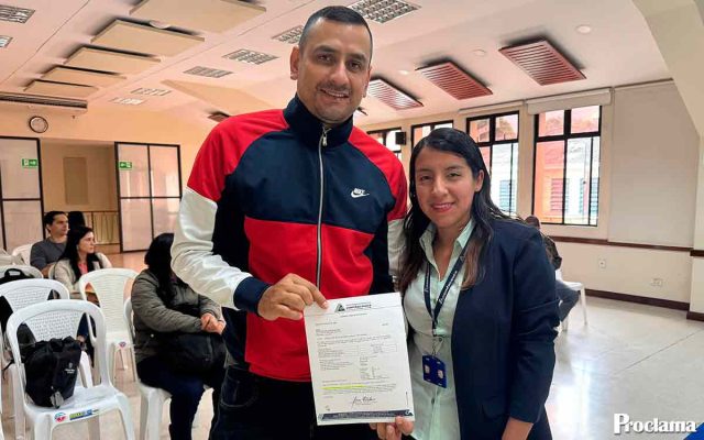 Comfacauca entrega subsidios de vivienda