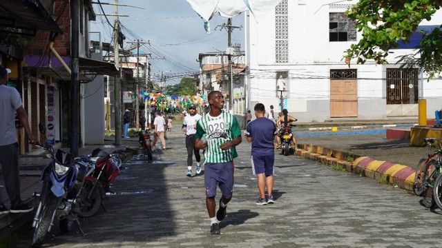 Guapi corre por el océano y su cuidado Guapi corre por el océano y su cuidado