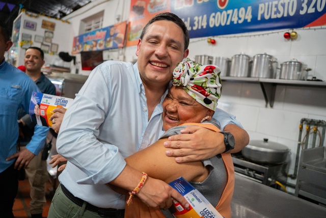 Mauricio Lizcano inicia campaña con firmas ciudadanas en Cali Mauricio Lizcano inicia campaña con firmas ciudadanas en Cali