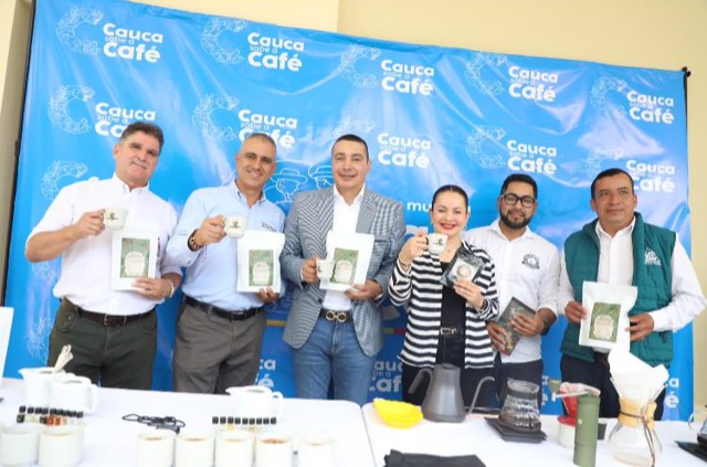 Un gobernador campesino y cafetero que nunca soltó la tierra Un gobernador campesino y cafetero que nunca soltó la tierra
