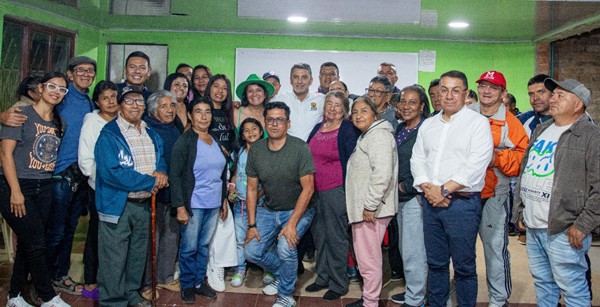 Alcaldía de Popayán celebró encuentro con la comunidad de la vereda Barro Plateado Alcaldía de Popayán celebró encuentro con la comunidad de la vereda Barro Plateado
